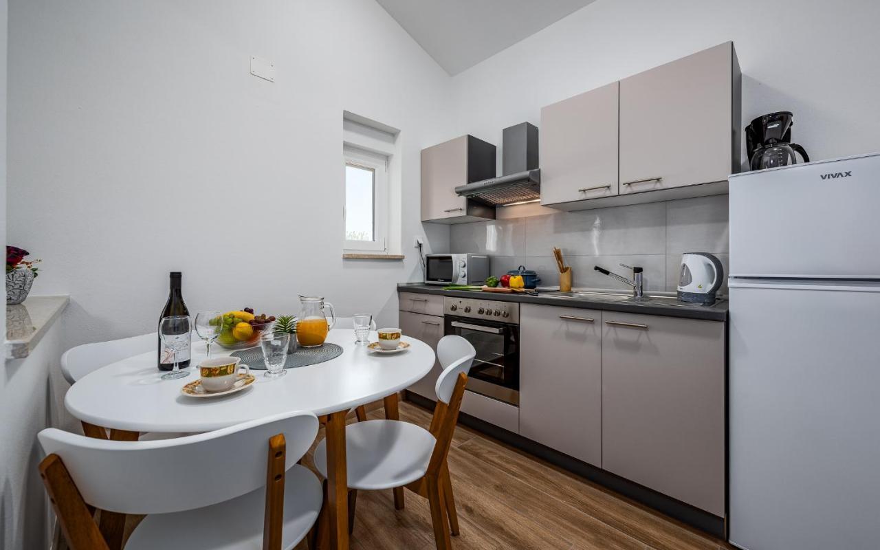 Apartments Nelle Pula Zewnętrze zdjęcie