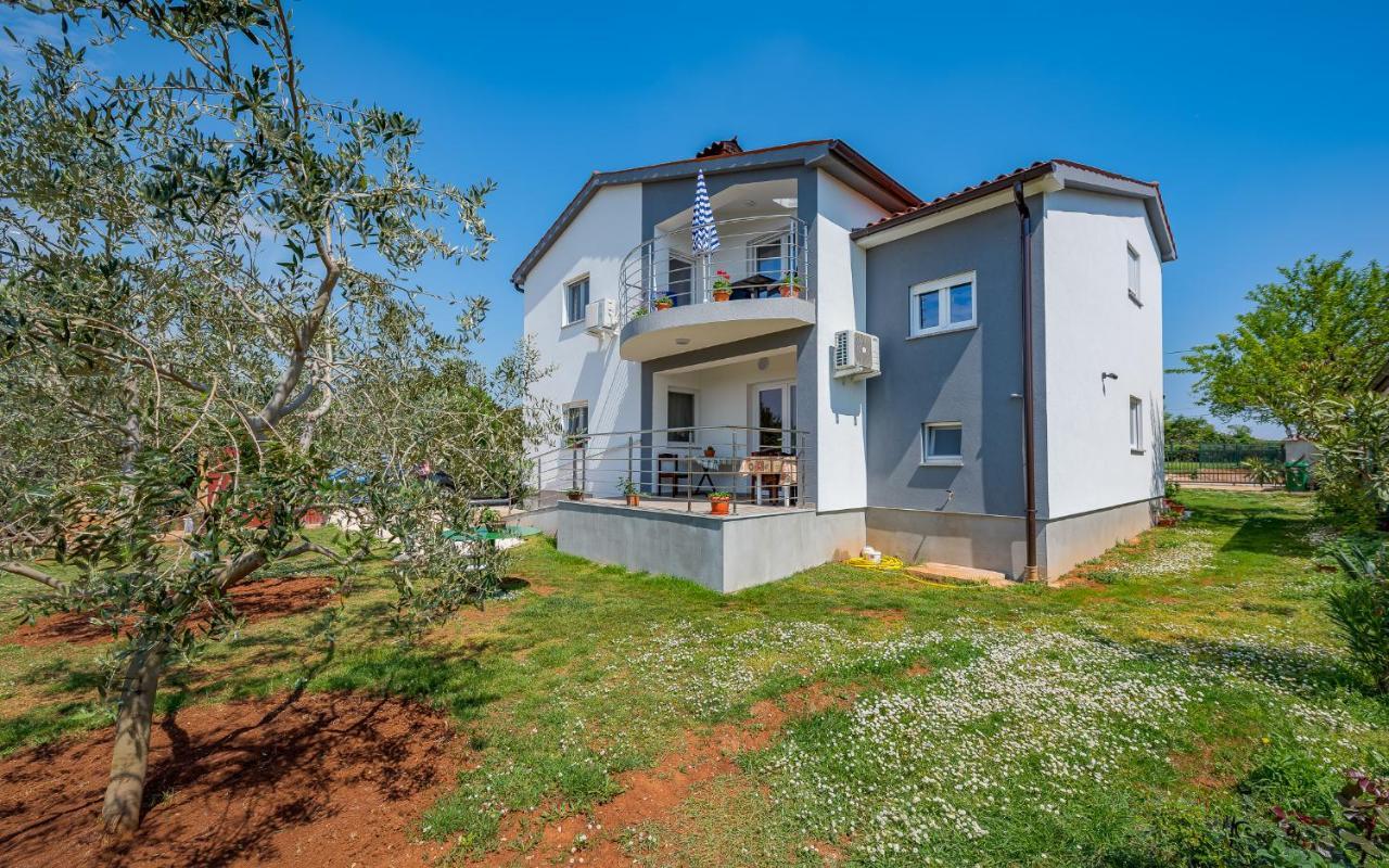 Apartments Nelle Pula Zewnętrze zdjęcie