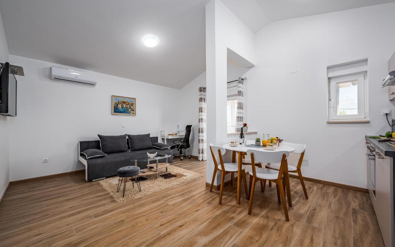 Apartments Nelle Pula Zewnętrze zdjęcie